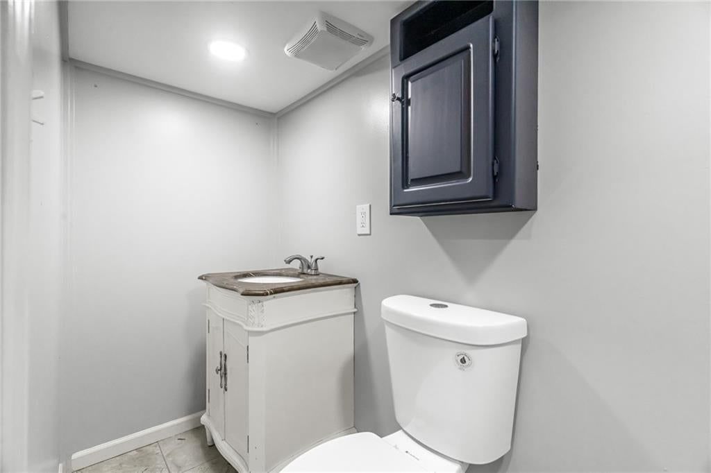 Photo 12 of 21 - 2231 Denver Street, Kansas City, MO 64127