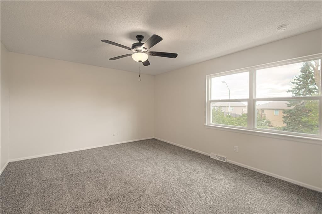 Photo 13 of 29 - 6616 E 128th Street, Grandview, MO 64030