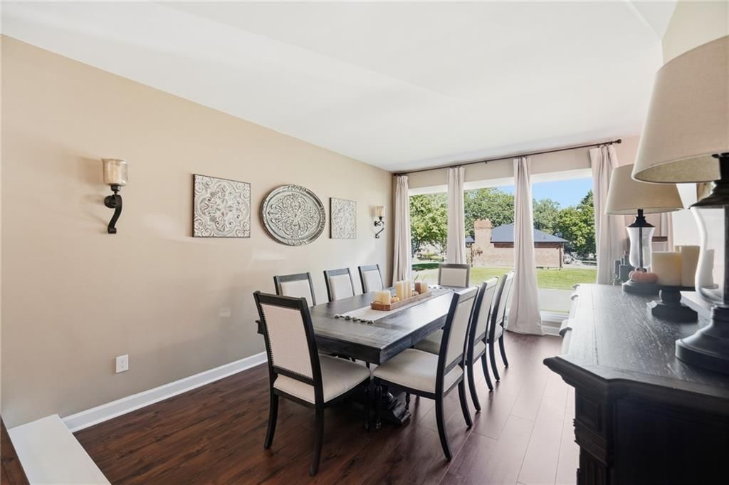Photo 18 of 59 - 201 SE Westwind Drive, Lee's Summit, MO 64063