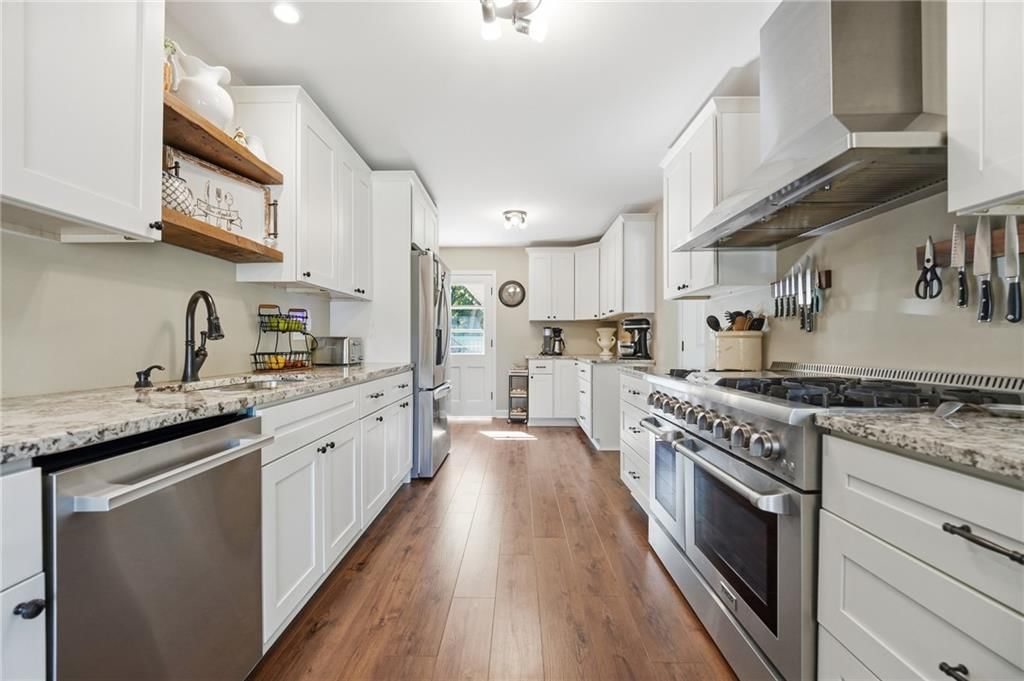 Photo 25 of 59 - 201 SE Westwind Drive, Lee's Summit, MO 64063