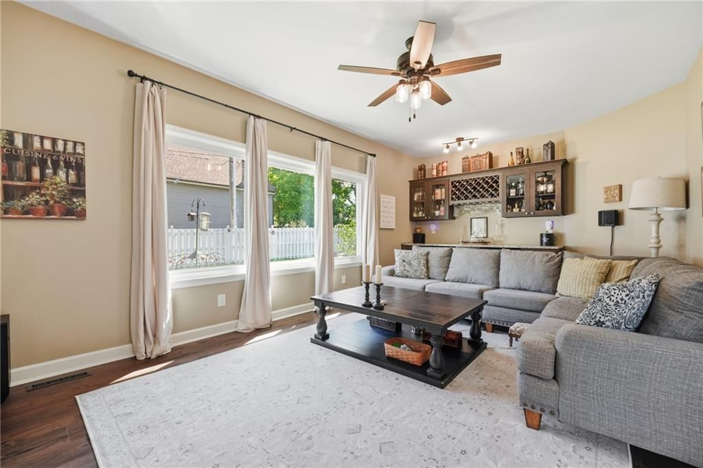Photo 31 of 59, 201 SE Westwind Drive, Lee's Summit, MO 64063