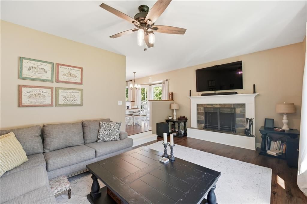 Photo 36 of 59 - 201 SE Westwind Drive, Lee's Summit, MO 64063