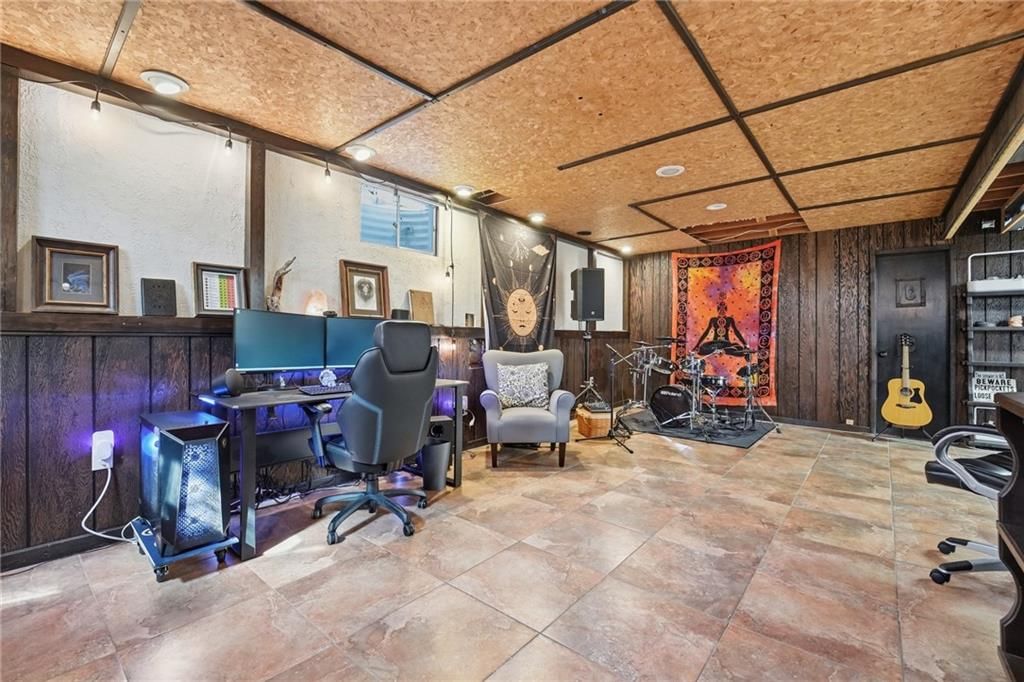 Photo 38 of 59 - 201 SE Westwind Drive, Lee's Summit, MO 64063