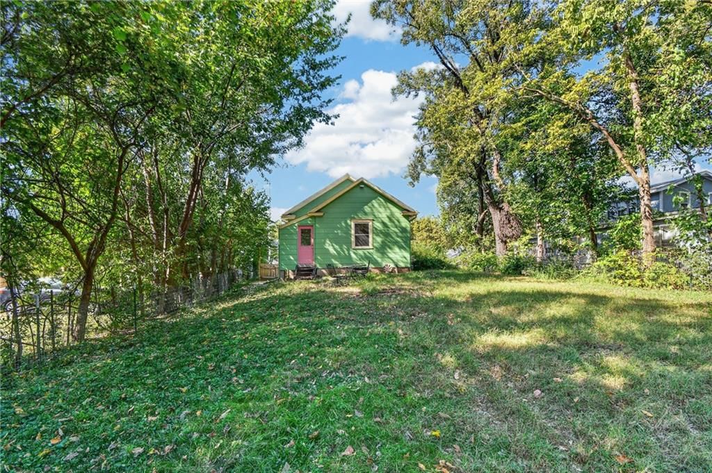 Photo 31 of 43 - 4013 Springfield Street, Kansas City, KS 66103
