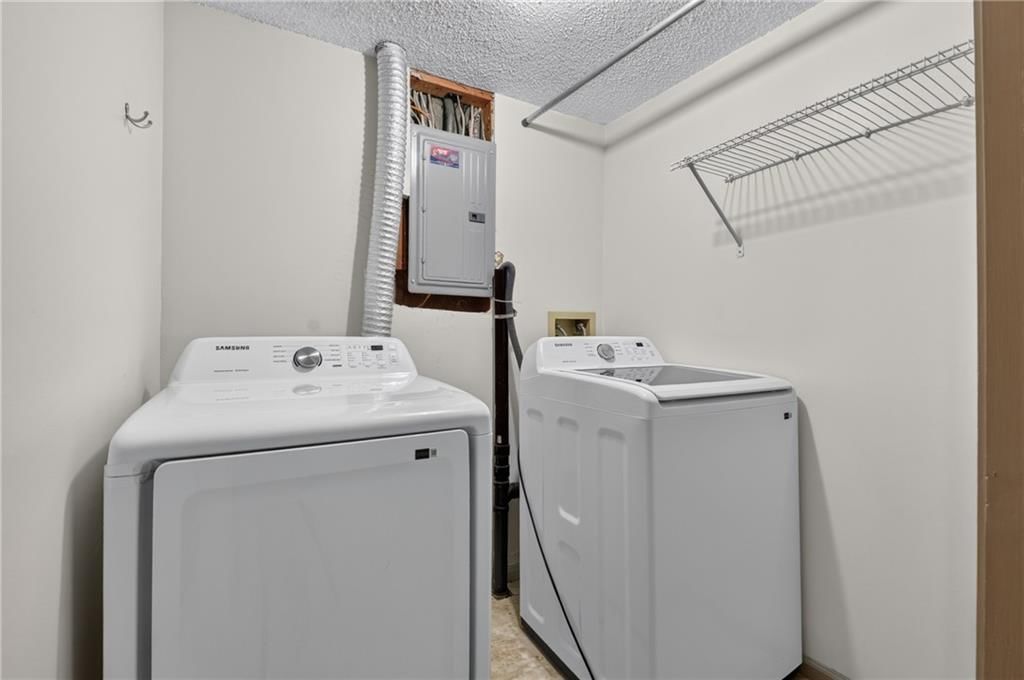 Photo 27 of 43 - 4013 Springfield Street, Kansas City, KS 66103