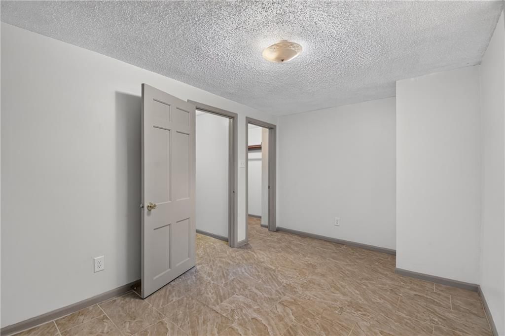 Photo 24 of 43 - 4013 Springfield Street, Kansas City, KS 66103