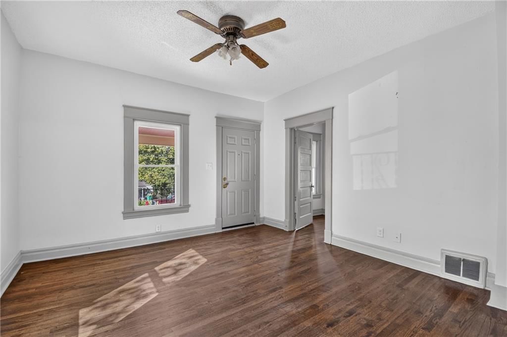 Photo 5 of 43 - 4013 Springfield Street, Kansas City, KS 66103