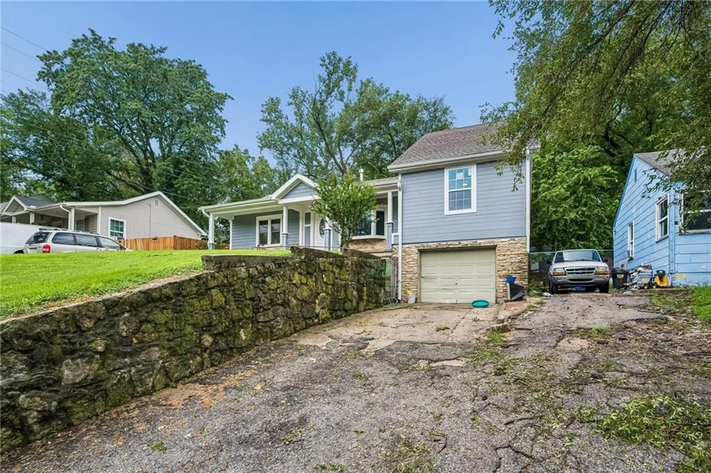 Attached garage and concrete driveway at 1514 N 51st Street, Kansas City, KS 66102