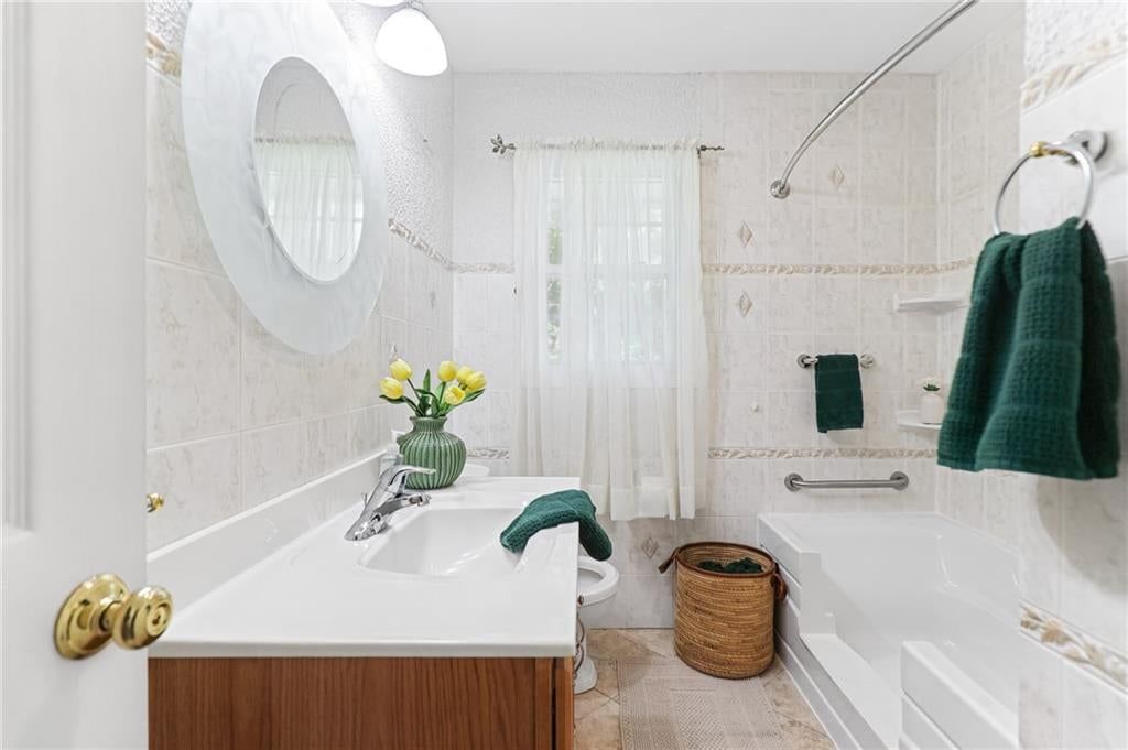 Photo 15 of 25 - 3012 S Norwood Avenue S, Independence, MO 64052