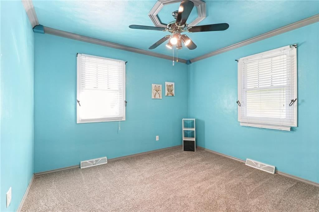 Photo 17 of 25 - 3012 S Norwood Avenue S, Independence, MO 64052