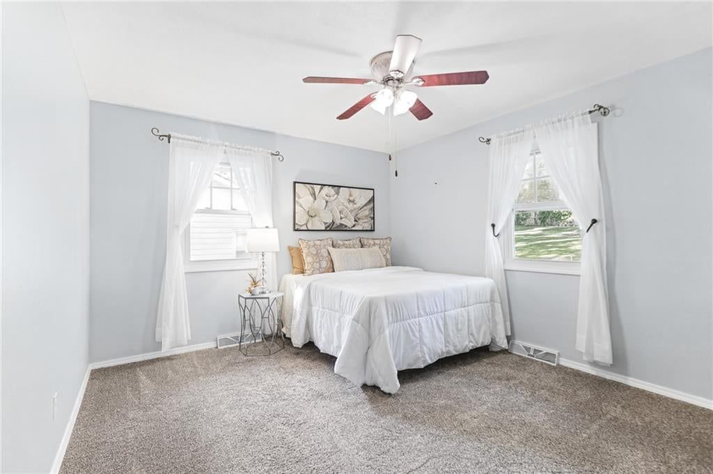 Photo 19 of 25 - 3012 S Norwood Avenue S, Independence, MO 64052