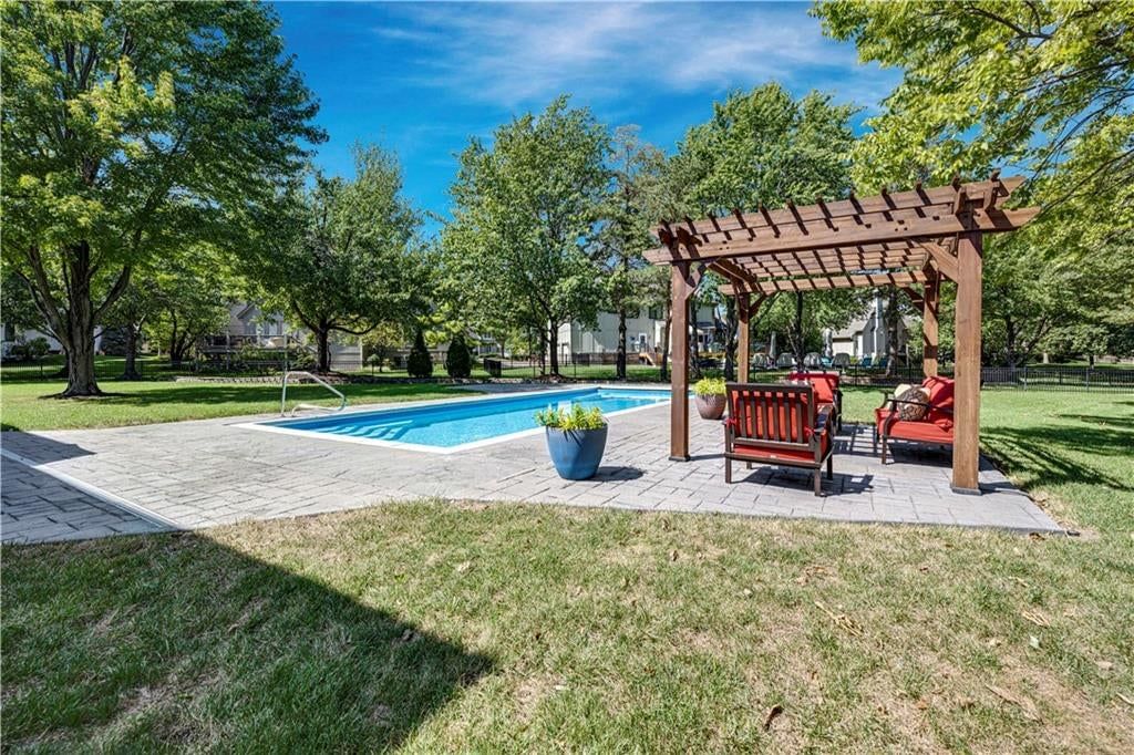 Photo 4 of 16 - 9410 141st Street, Overland Park, KS 66221