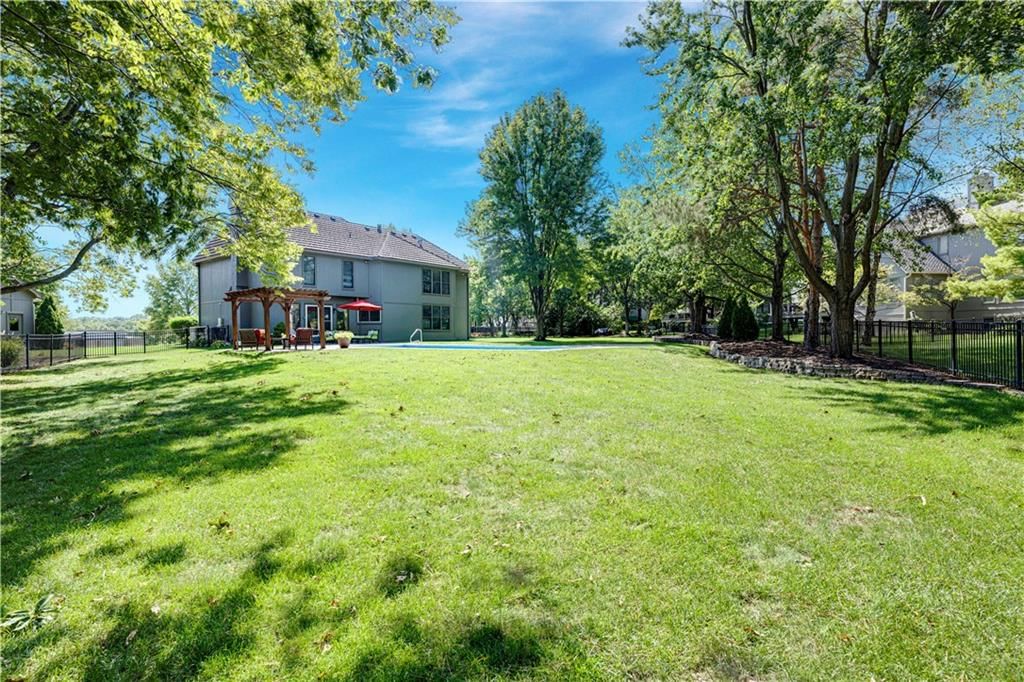 Photo 5 of 16 - 9410 141st Street, Overland Park, KS 66221