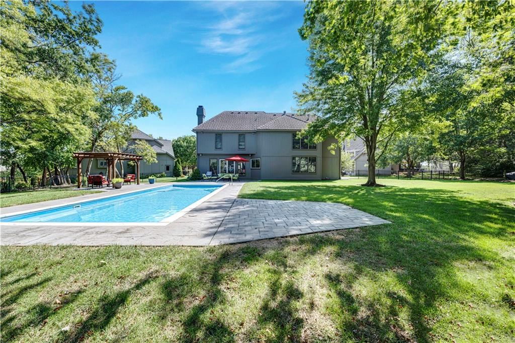 Photo 7 of 16 - 9410 141st Street, Overland Park, KS 66221