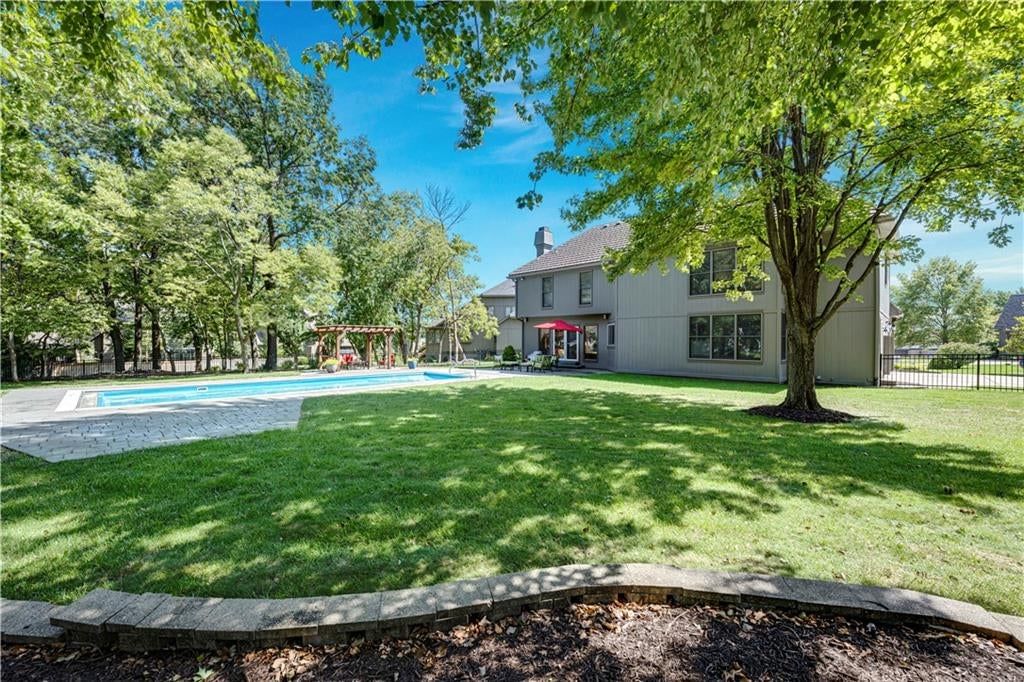 Photo 8 of 16 - 9410 141st Street, Overland Park, KS 66221