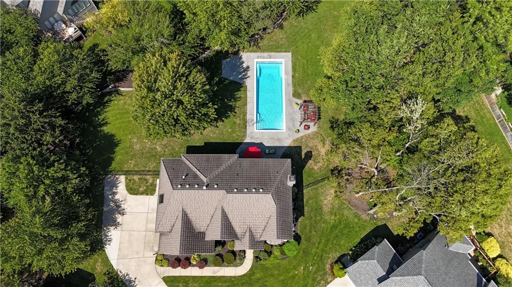Photo 11 of 16 - 9410 141st Street, Overland Park, KS 66221