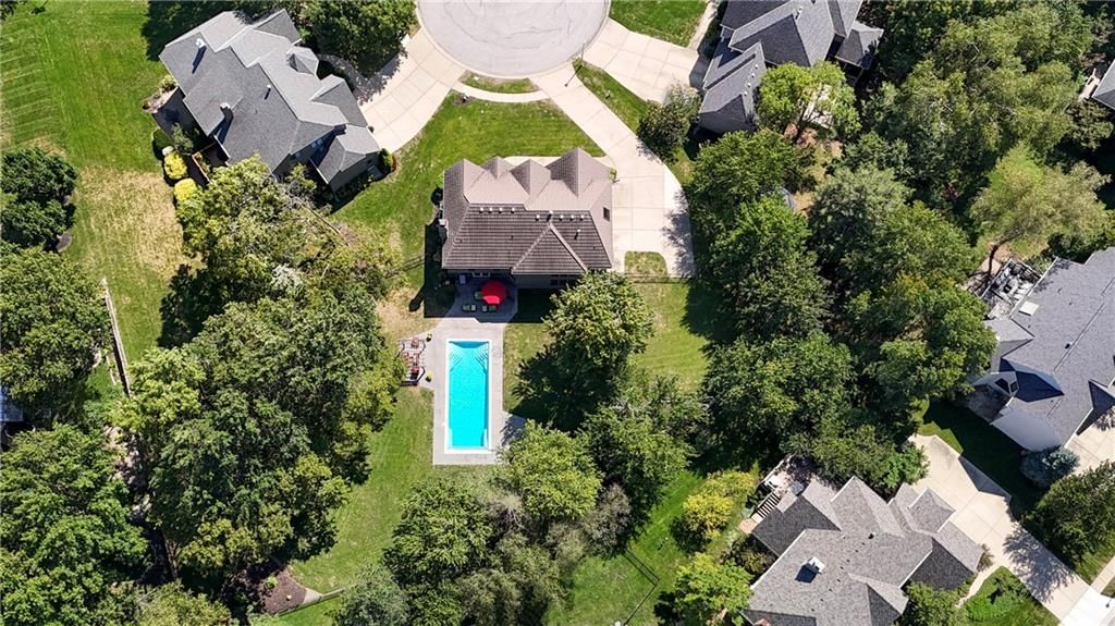 Photo 12 of 16 - 9410 141st Street, Overland Park, KS 66221