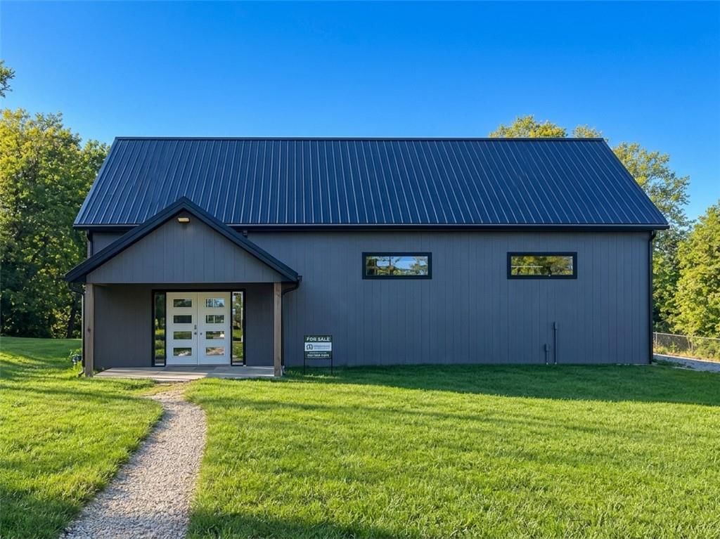 5815 oak grove road, Kansas City, KS: listing photo 2