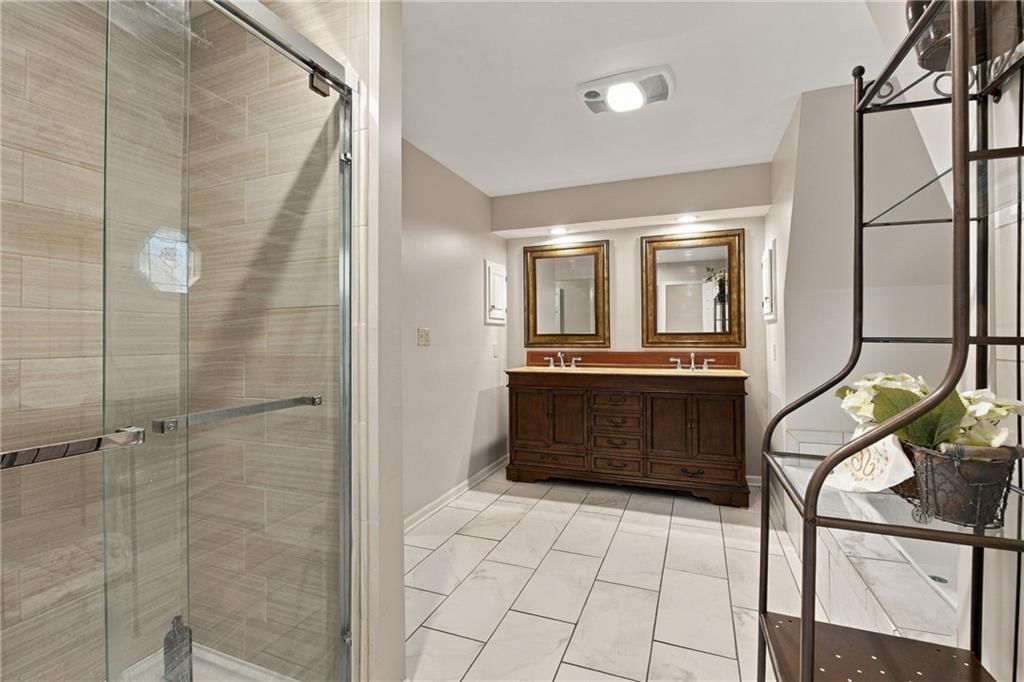 Tiled shower at 9320 W 113th Street, Overland Park, KS 66210