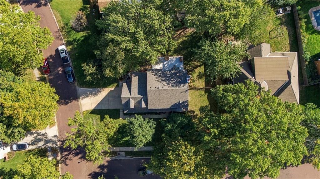 Photo 36 of 36 - 9320 W 113th Street, Overland Park, KS 66210