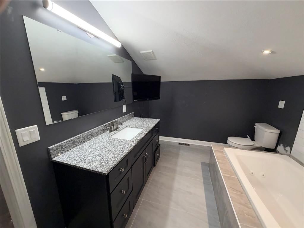 Photo 10 of 15 - 209 Renee Lane, Garden City, MO 64747