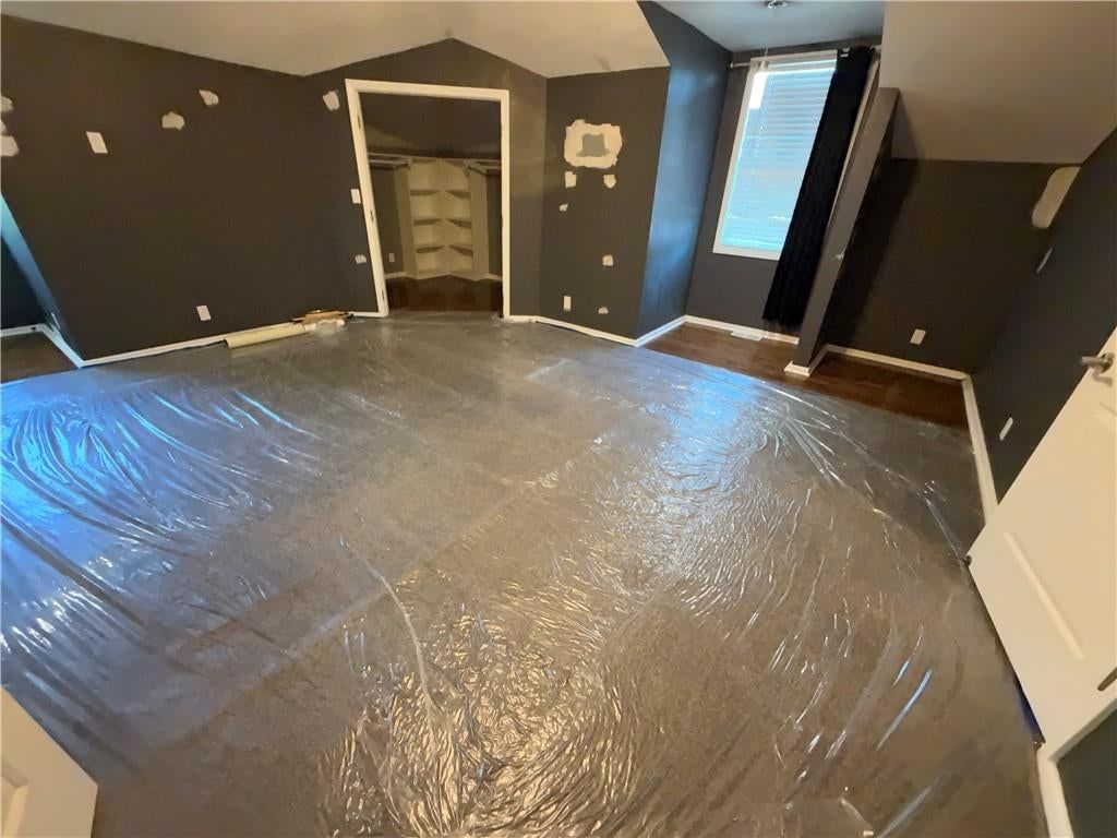 Carpet at 209 Renee Lane, Garden City, MO 64747