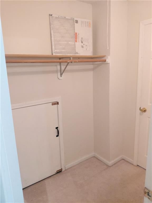 Photo 12 of 32 - 10010 James A Reed Road, Kansas City, MO 64134