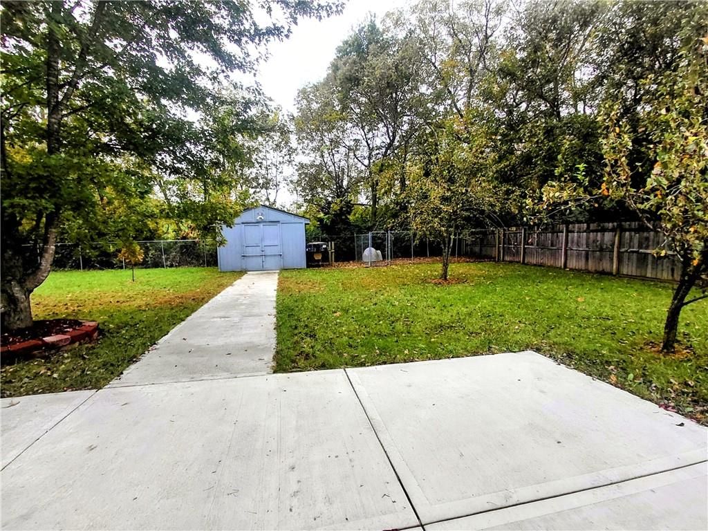 Photo 32 of 32 - 10010 James A Reed Road, Kansas City, MO 64134