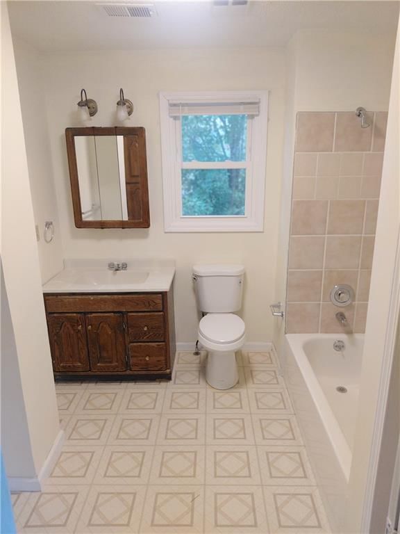 Photo 24 of 32 - 10010 James A Reed Road, Kansas City, MO 64134