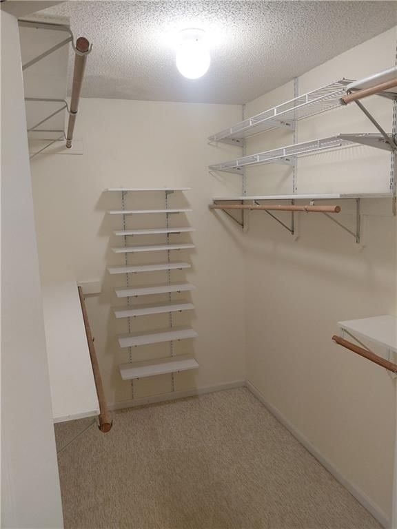 Photo 9 of 32 - 10010 James A Reed Road, Kansas City, MO 64134