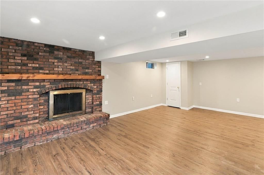 1405 NE 76th Street, Gladstone, MO