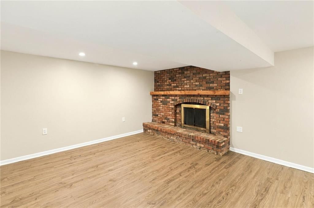 1405 NE 76th Street, Gladstone, MO
