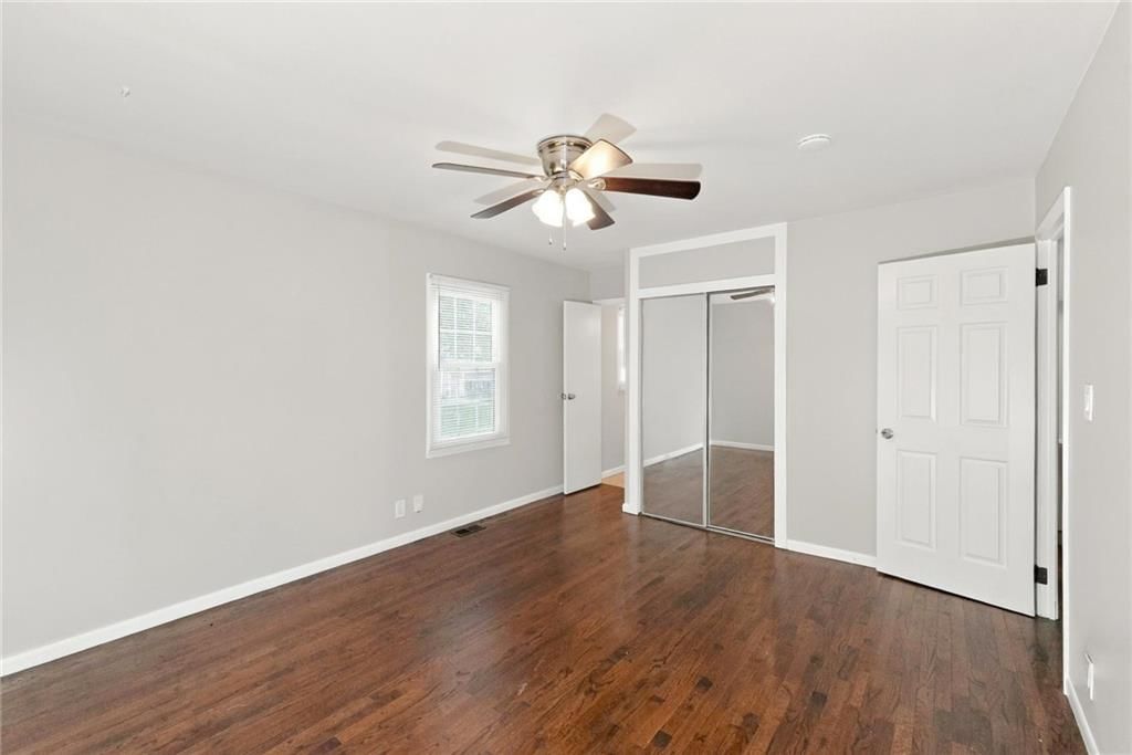 Photo 16 of 26 - 400 N Ponca Drive, Independence, MO 64056