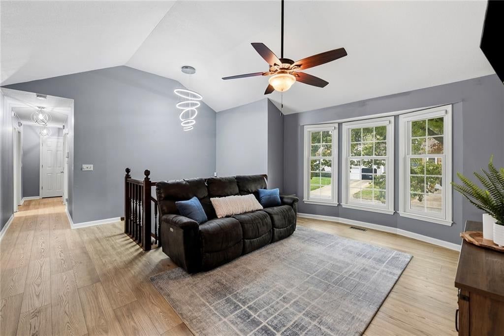 106 S Chambery Drive, Olathe, KS: listing photo 3