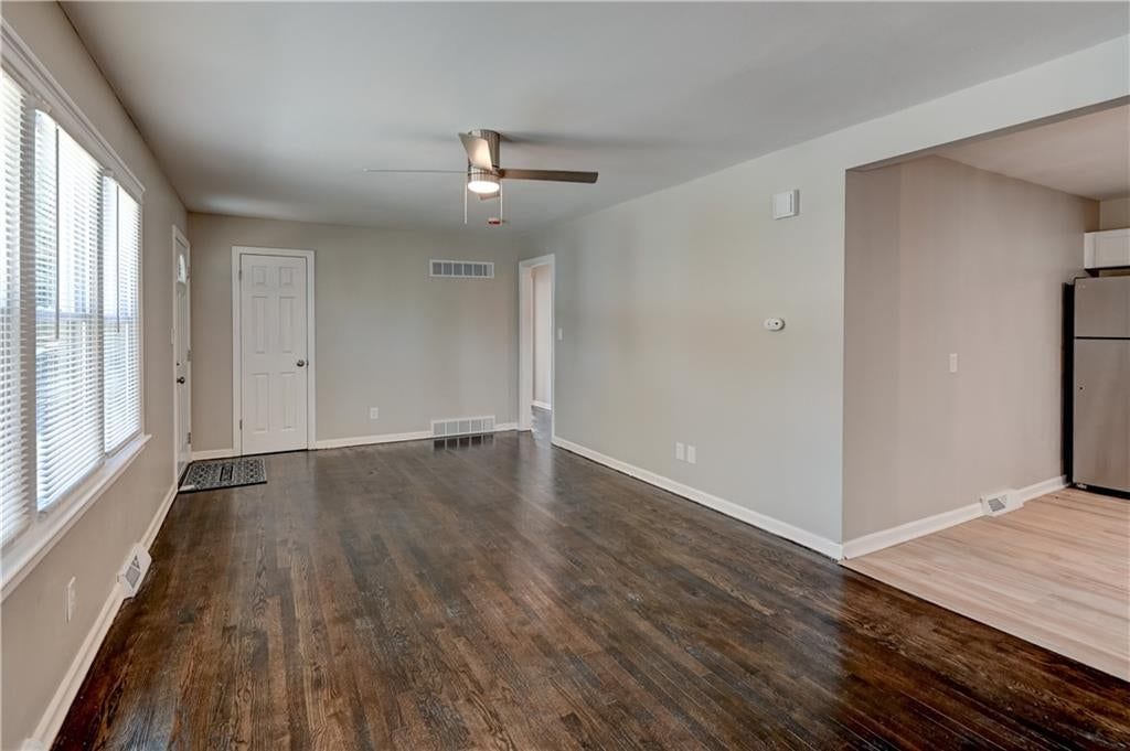 Photo 6 of 43 - 2708 S Glenwood Avenue, Independence, MO 64052