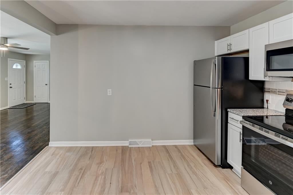 Photo 14 of 43 - 2708 S Glenwood Avenue, Independence, MO 64052