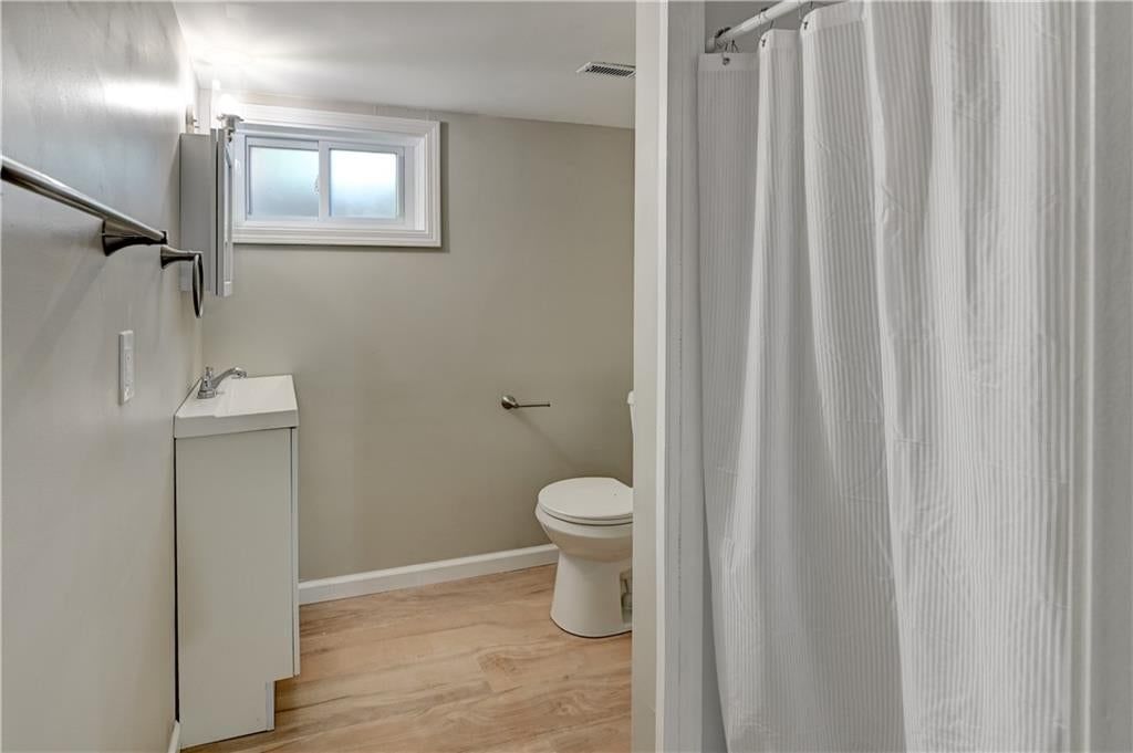 Photo 24 of 43 - 2708 S Glenwood Avenue, Independence, MO 64052