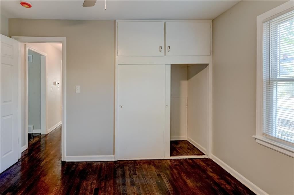 Photo 26 of 43 - 2708 S Glenwood Avenue, Independence, MO 64052