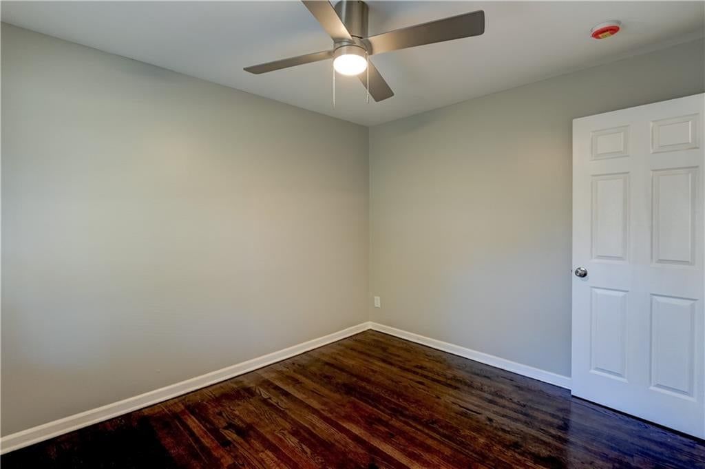 Photo 31 of 43 - 2708 S Glenwood Avenue, Independence, MO 64052