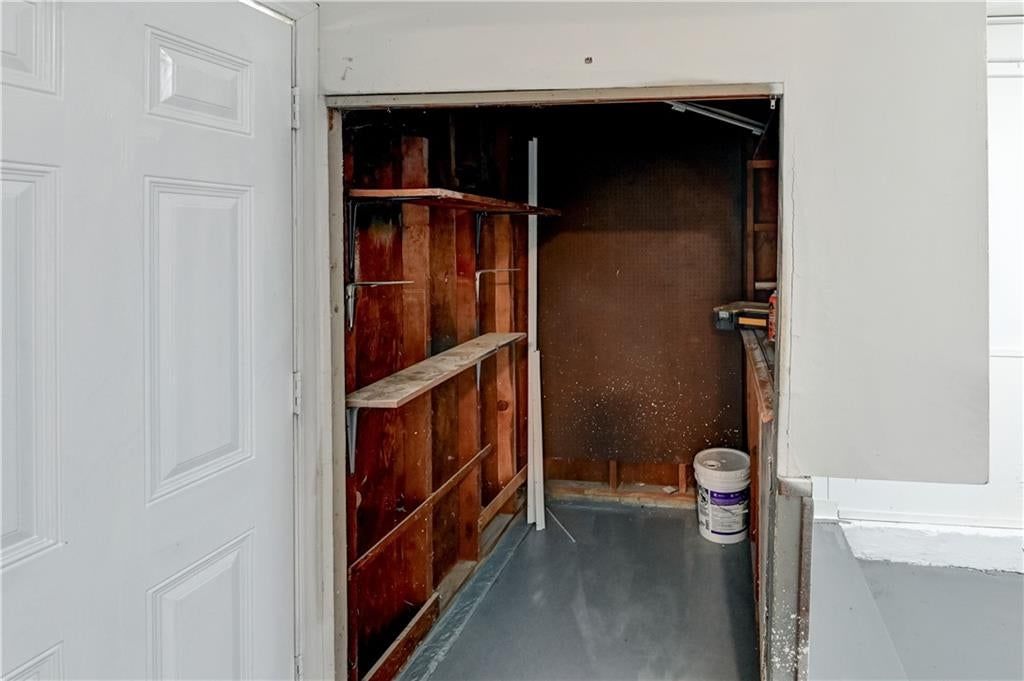 Photo 36 of 43 - 2708 S Glenwood Avenue, Independence, MO 64052