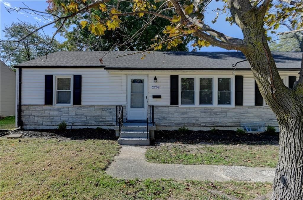 Photo 38 of 43 - 2708 S Glenwood Avenue, Independence, MO 64052