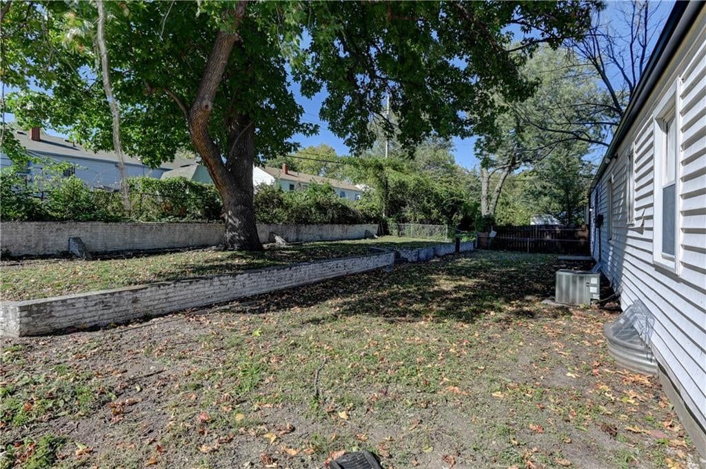 Photo 39 of 43 - 2708 S Glenwood Avenue, Independence, MO 64052