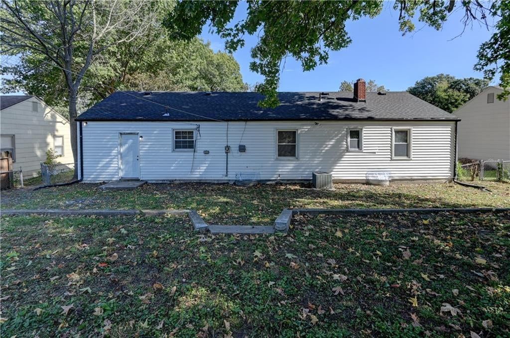 Photo 41 of 43 - 2708 S Glenwood Avenue, Independence, MO 64052