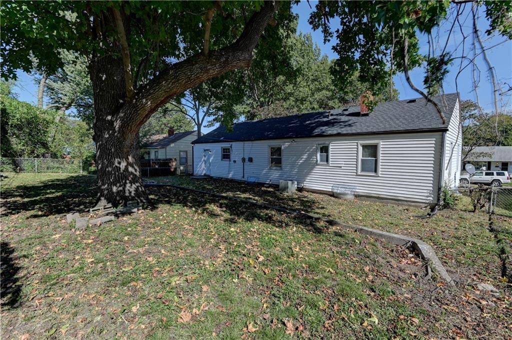 Photo 42 of 43 - 2708 S Glenwood Avenue, Independence, MO 64052