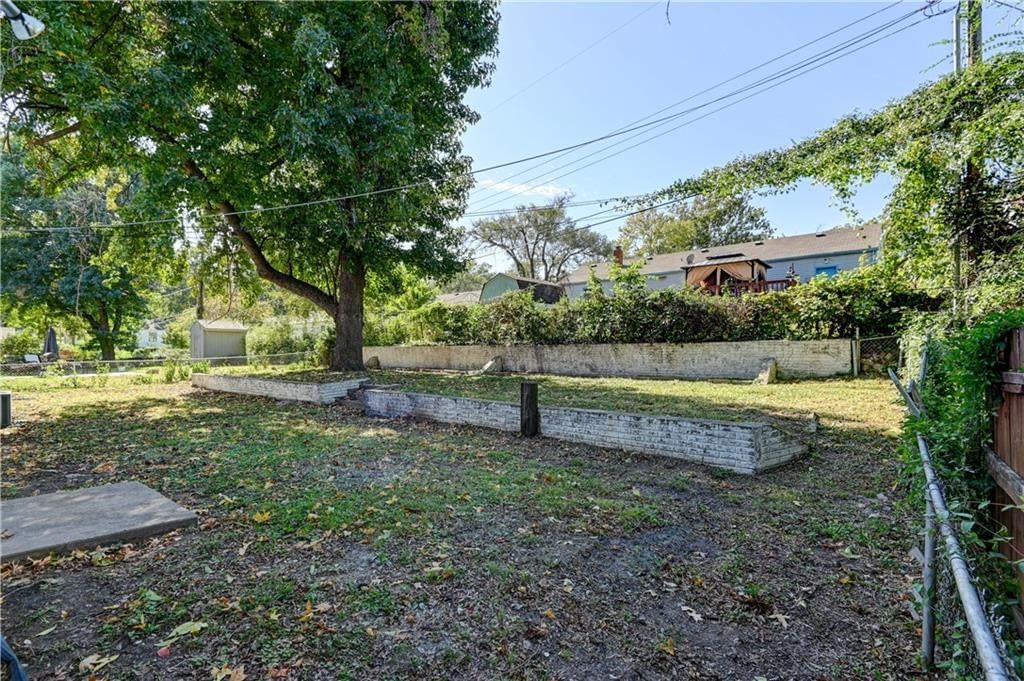 Photo 43 of 43 - 2708 S Glenwood Avenue, Independence, MO 64052