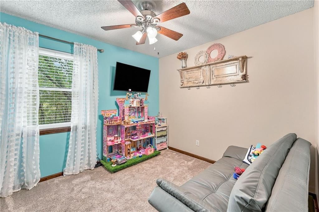 Photo 19 of 28 - 14315 W 65th Street, Shawnee, KS 66216
