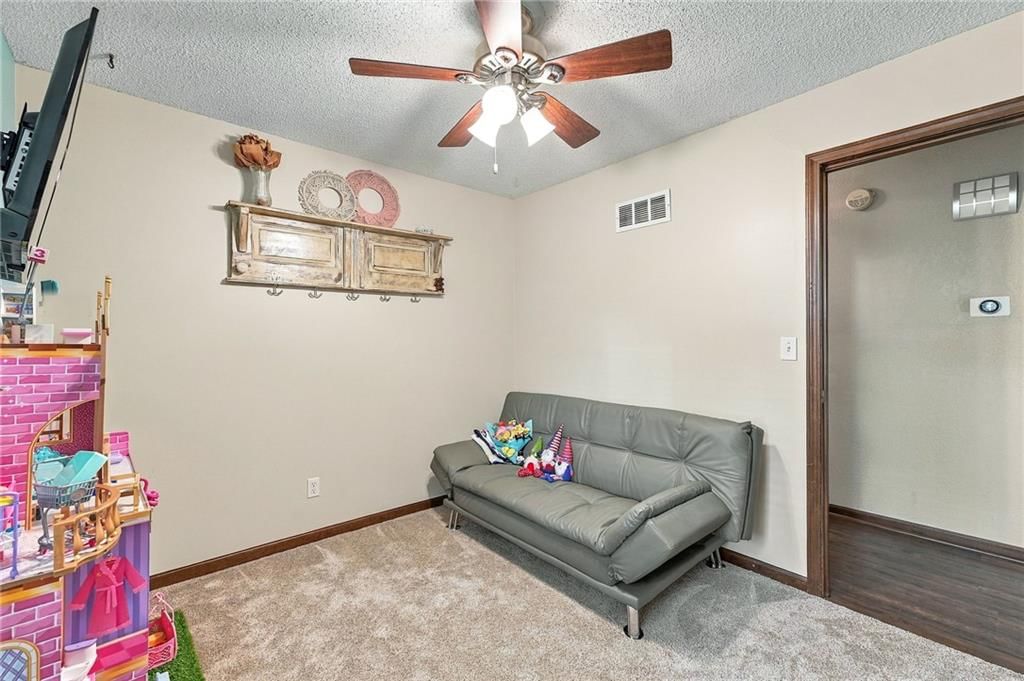 Photo 20 of 28 - 14315 W 65th Street, Shawnee, KS 66216
