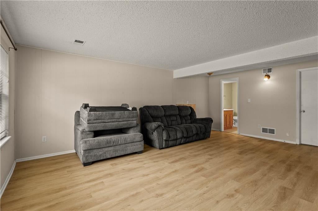 Photo 5 of 20 - 15305 E 45th Terrace S