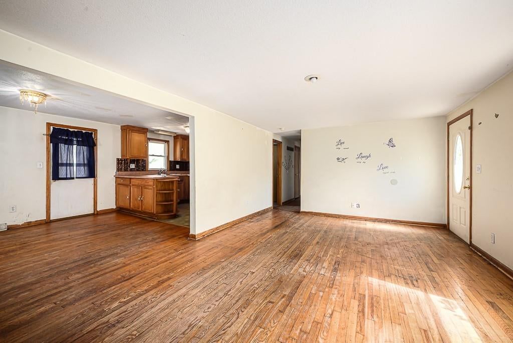 Hardwood floors at 5530 sloan Avenue, Kansas City, KS 66104