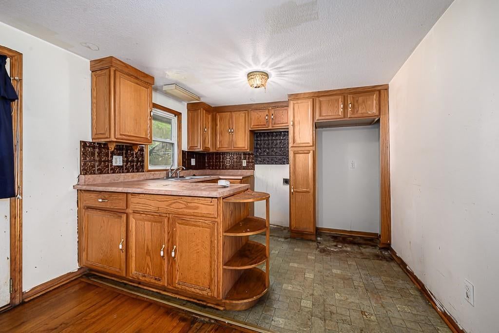 Kitchen backsplash at 5530 sloan Avenue, Kansas City, KS 66104